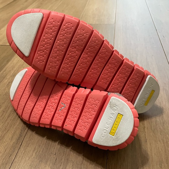 Cole Haan Zerogrand Silver Flats, Women’s Size 7.5 - Picture 5 of 5